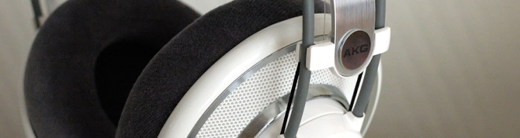 AKG K701 – La sagesse autrichienne l’AKG K701 est une référence extrêmement populaire et généralement appréciée dans le petit monde des amateurs de musique. Assimilé au haut de gamme de la marque Autrichienne, il présente l’intérêt d’être proposé à un prix intéressant en regard de ses performances.