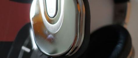 Feedback : Ultrasone Edition 8 Modèle très haut de gamme, particulierement luxueux, l’Ultrasone edition 8 est un casque rare qui allie matériaux nobles et look atypique à la limite du kitsch au service d’un casque fermé, aisément utilisable en nomade et forcément, vu ce qui précède, très cher…