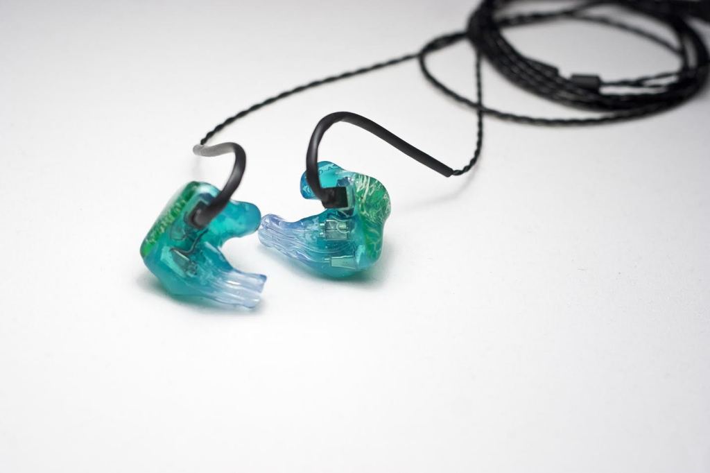 Test des Harmony 8 Pro – Custom Art Après les Music One, modèle d’entrée de gamme proposé par Custom Art, nous venons aujourd’hui vous présenter l’autre côté du spectre : les Harmony 8 Pro.