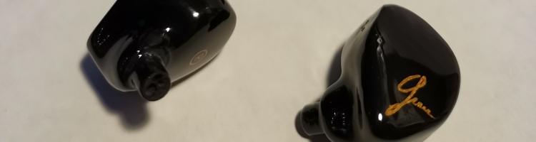EarSonics Grace, performance et musicalité Après 2 ans d’attente EarSonics revient avec les Grace, un IEM hors-norme repoussant encore un peu plus les limites fixées par les EM10.